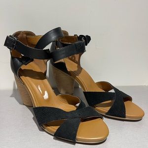 EMU Australia size 10 Leather Sandal